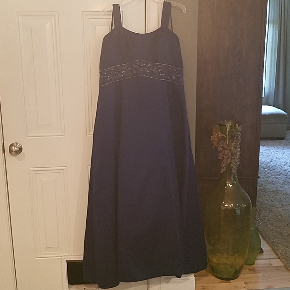 Beautiful dark blue dress with shawl.